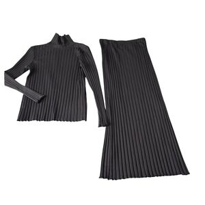 High‎ Drama Ribbed Knit Turtleneck Top and Pleated Skirt Set - Size 6